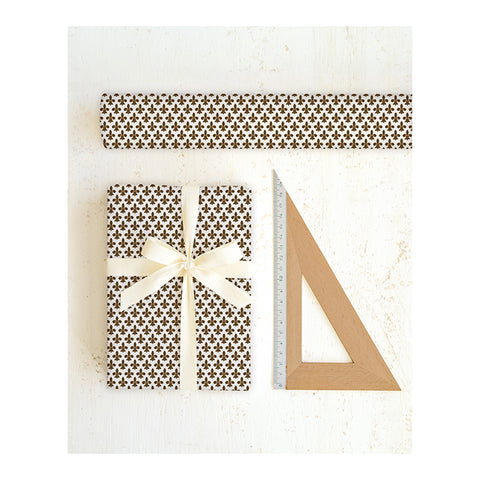 Papel regalo Flor de lis marrón - 50x70cm