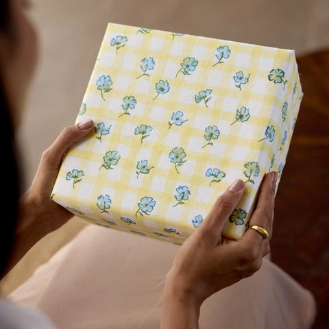 Papel regalo algodón 50x70cm - Cuadros amarillo y azul