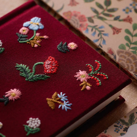 Mini cuaderno con portada bordada - Gracie