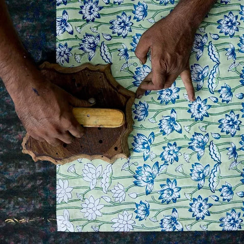 Papel regalo algodón 50x70cm - Lotus Indigo