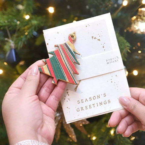 Tarjeta artesanal con adorno - Árbol festive