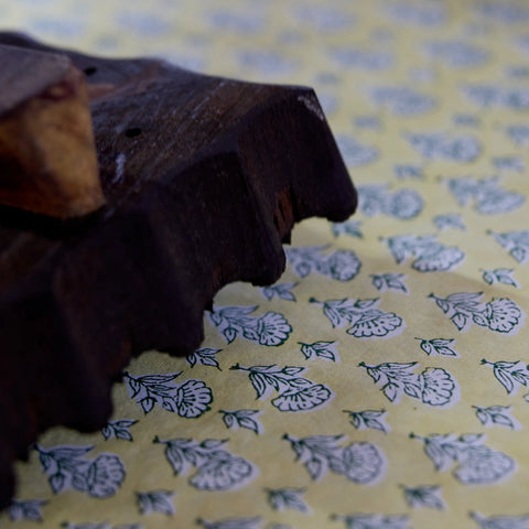 Papel regalo algodón 50x70cm - Ditsy Amarillo