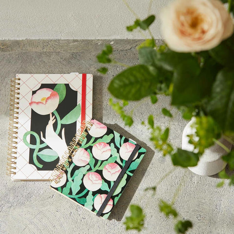 Cuaderno Hitotoki Tamaño Comic - Flower Picking