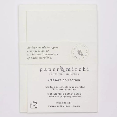 Tarjeta artesanal con adorno - Bola esmeralda